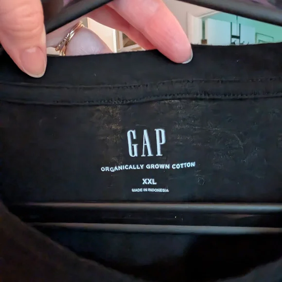 GAP Black Organic Cotton T-shirt - Picture 2 of 5